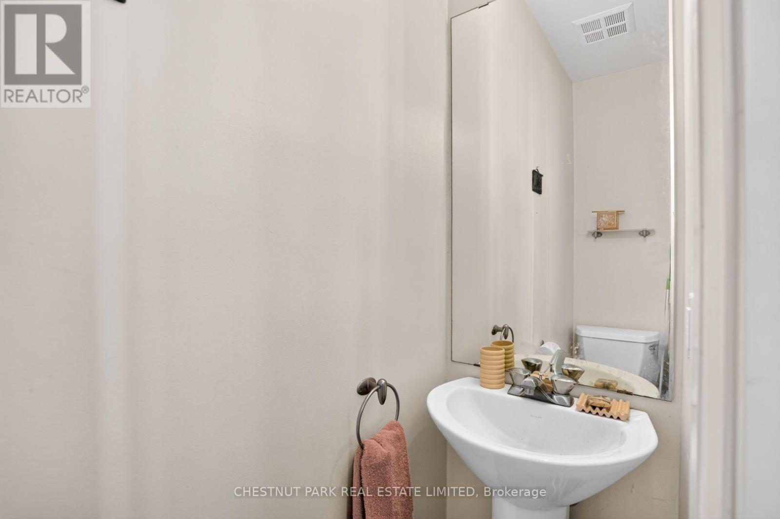 47 SHAFTESBURY AVENUE - 11