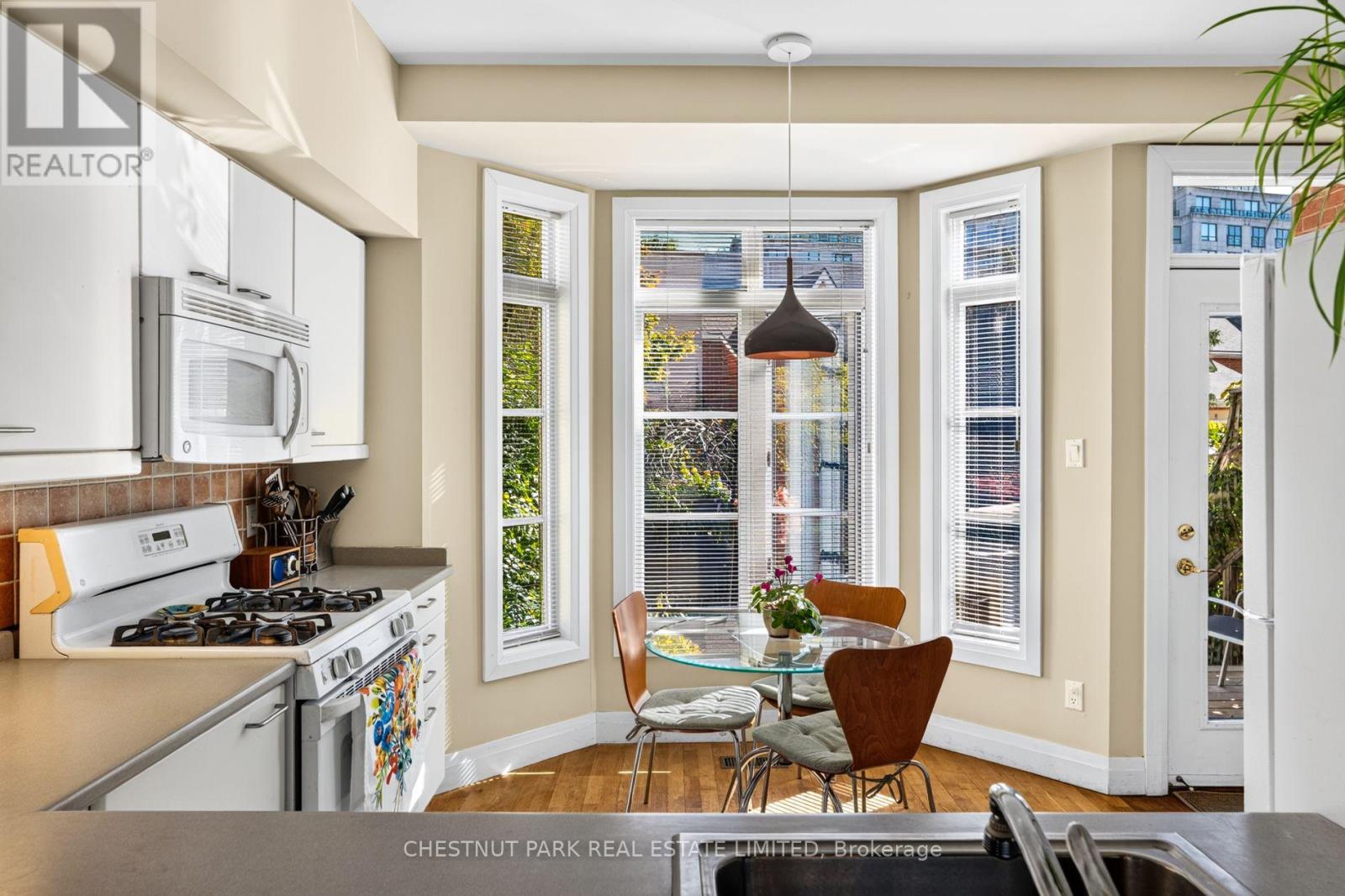 47 SHAFTESBURY AVENUE - 12
