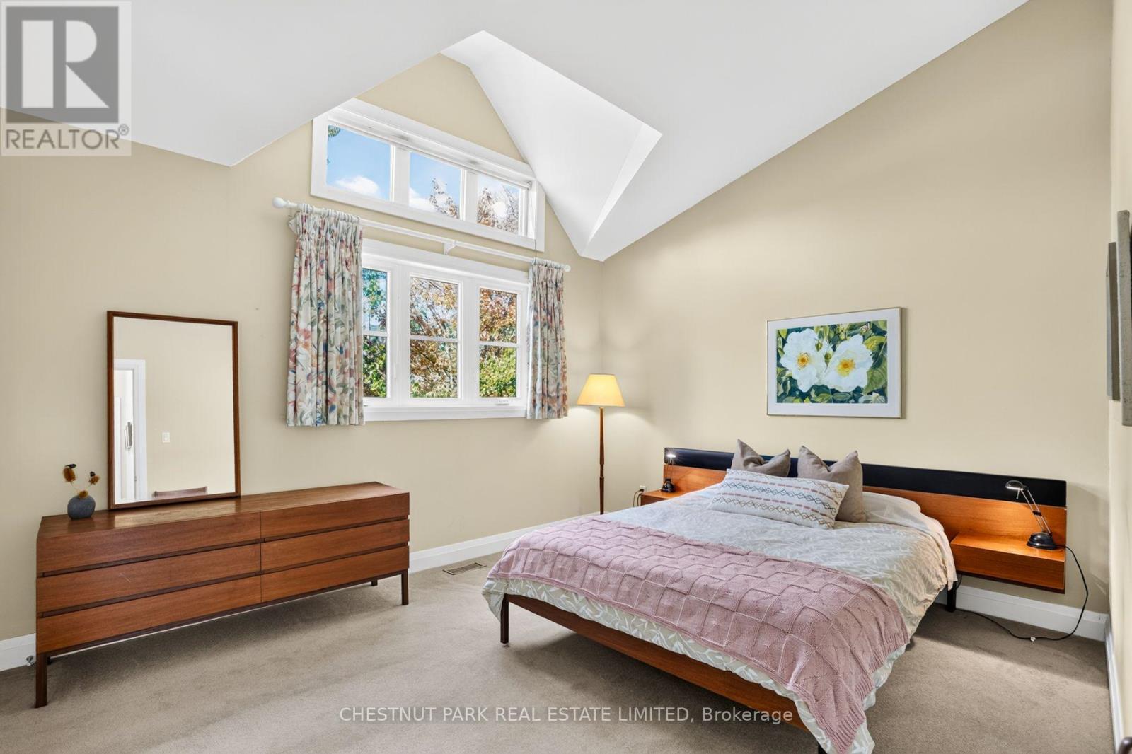 47 SHAFTESBURY AVENUE - 25