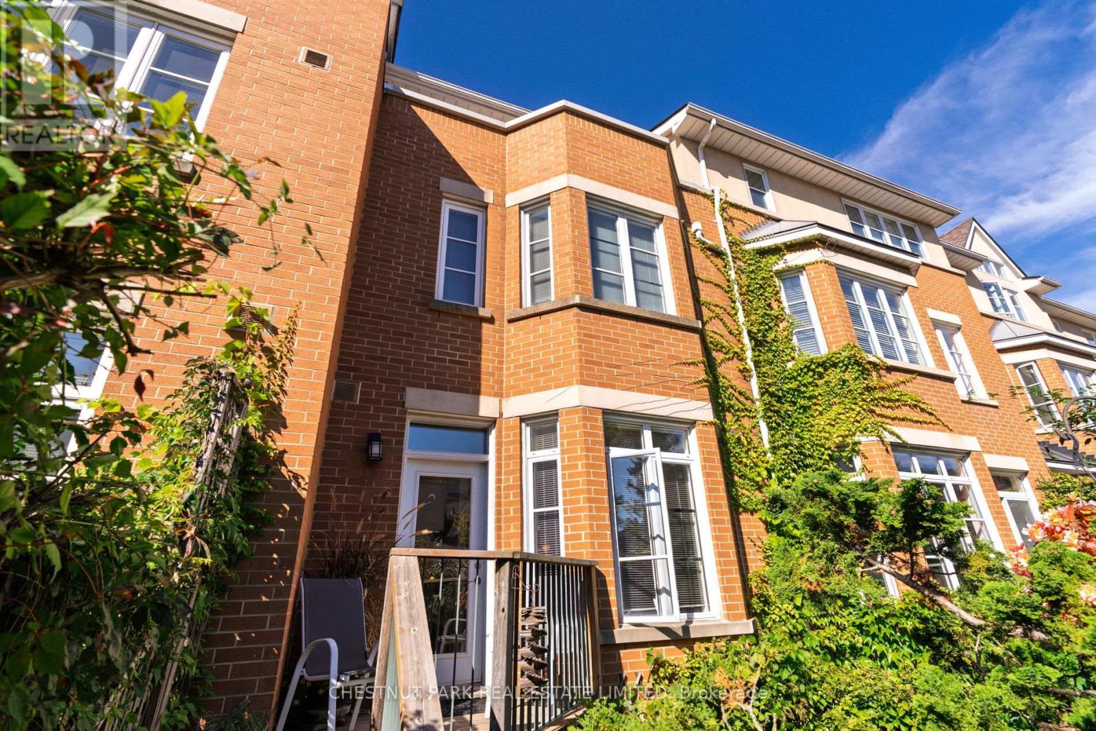 47 SHAFTESBURY AVENUE - 40