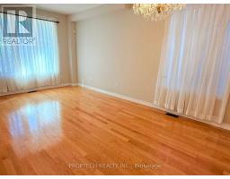 61 Braehead Drive, Richmond Hill, ON L4E0B2 Photo 6