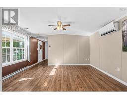 549 Thorn Avenue, Beaver Bank, NS B4E1P8 Photo 17