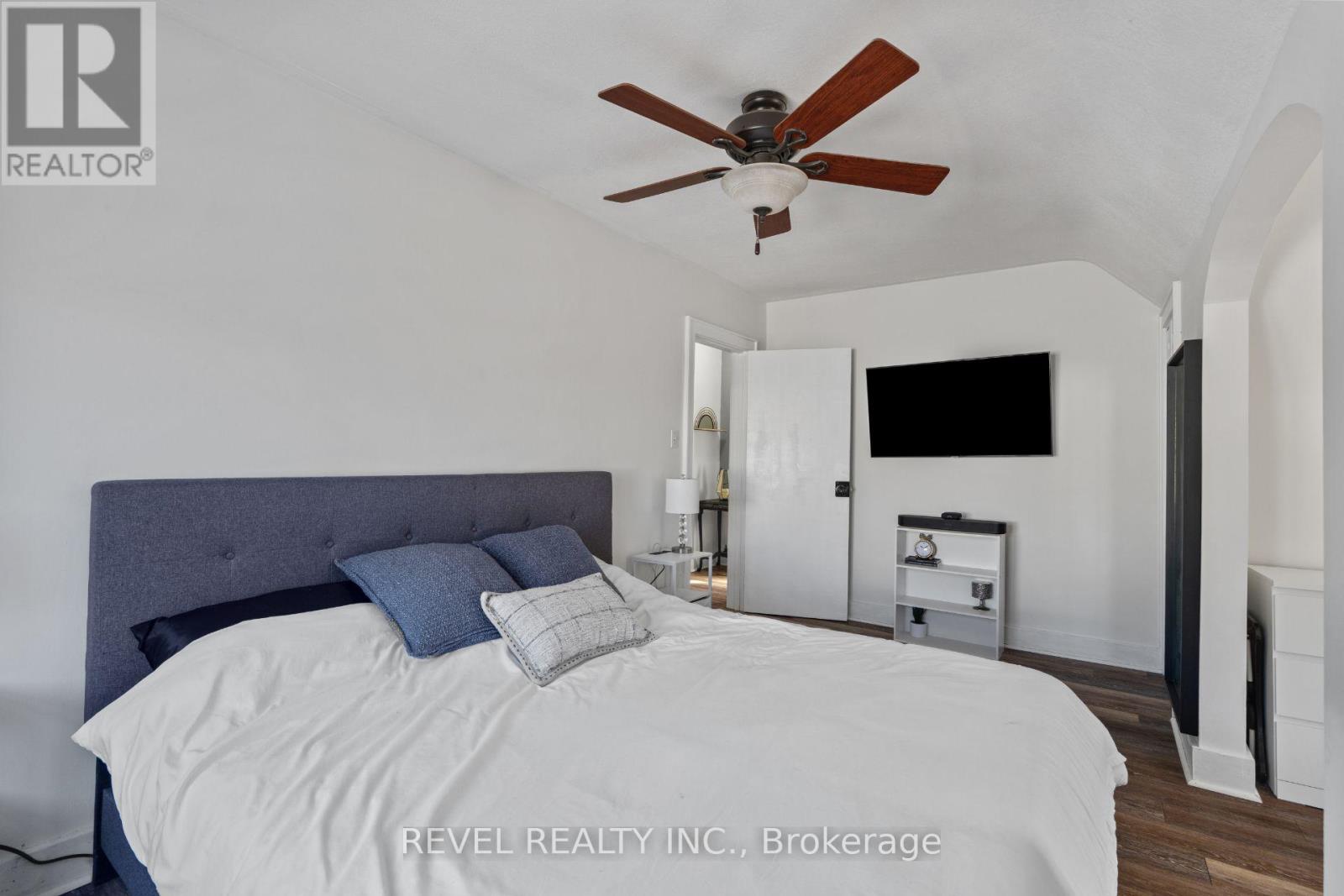 33 MIDDLETON STREET - 19