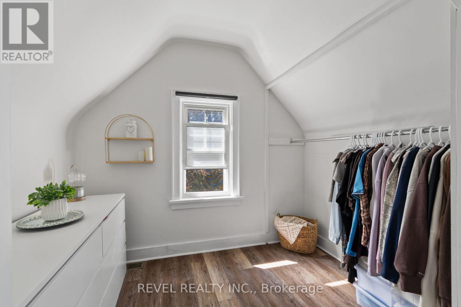 33 MIDDLETON STREET - 22