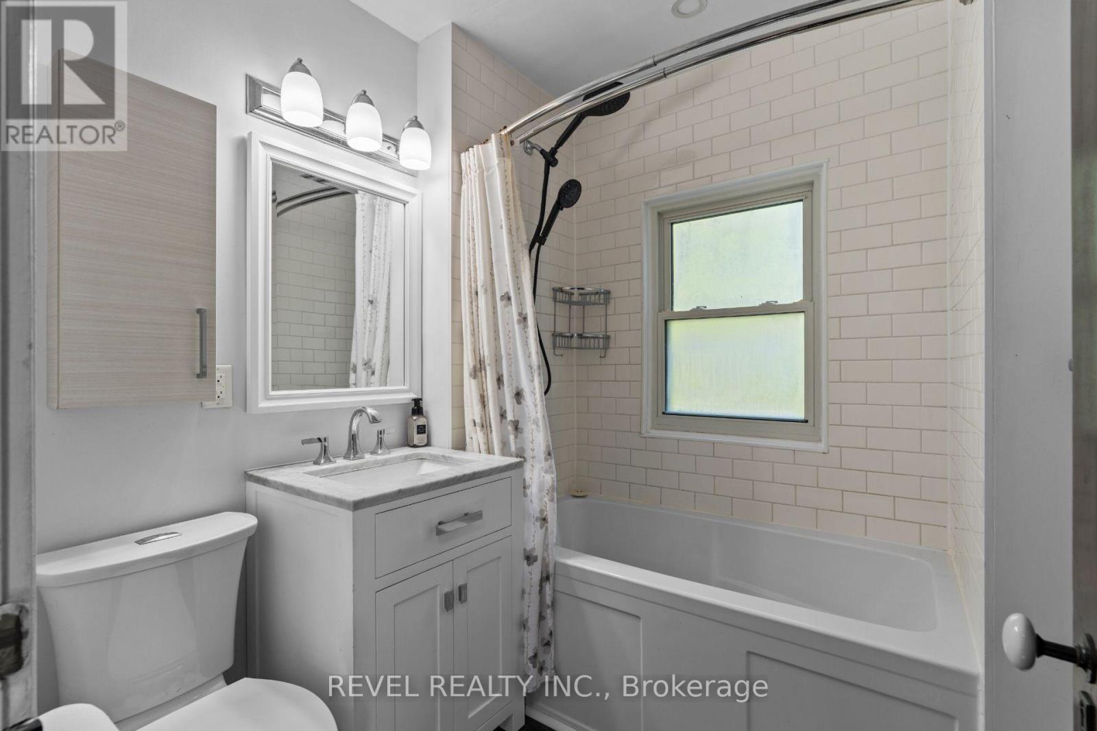 33 MIDDLETON STREET - 25