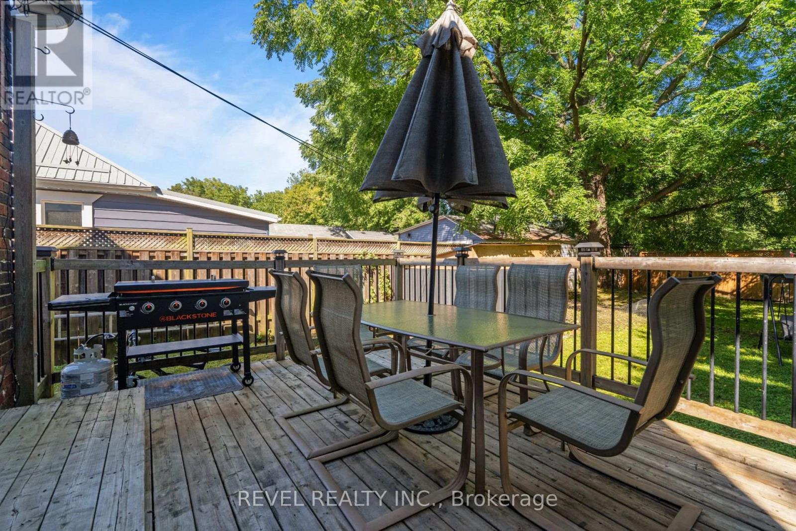 33 MIDDLETON STREET - 32