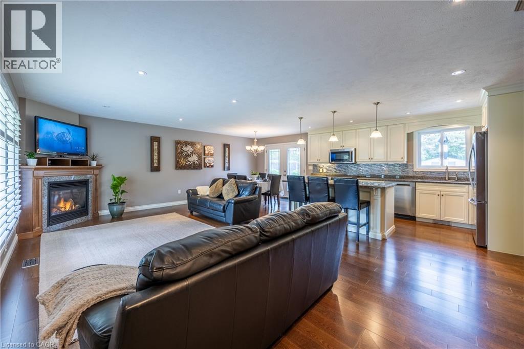 43 BERKLEY Crescent - 3