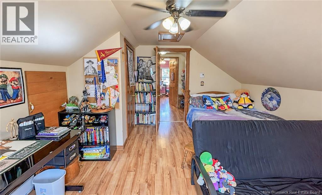 835 Central Street - 32