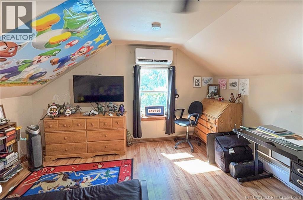 835 Central Street - 31