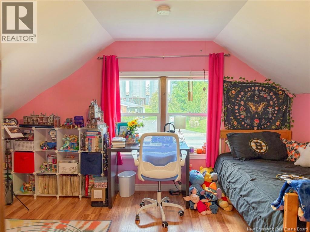 835 Central Street - 28