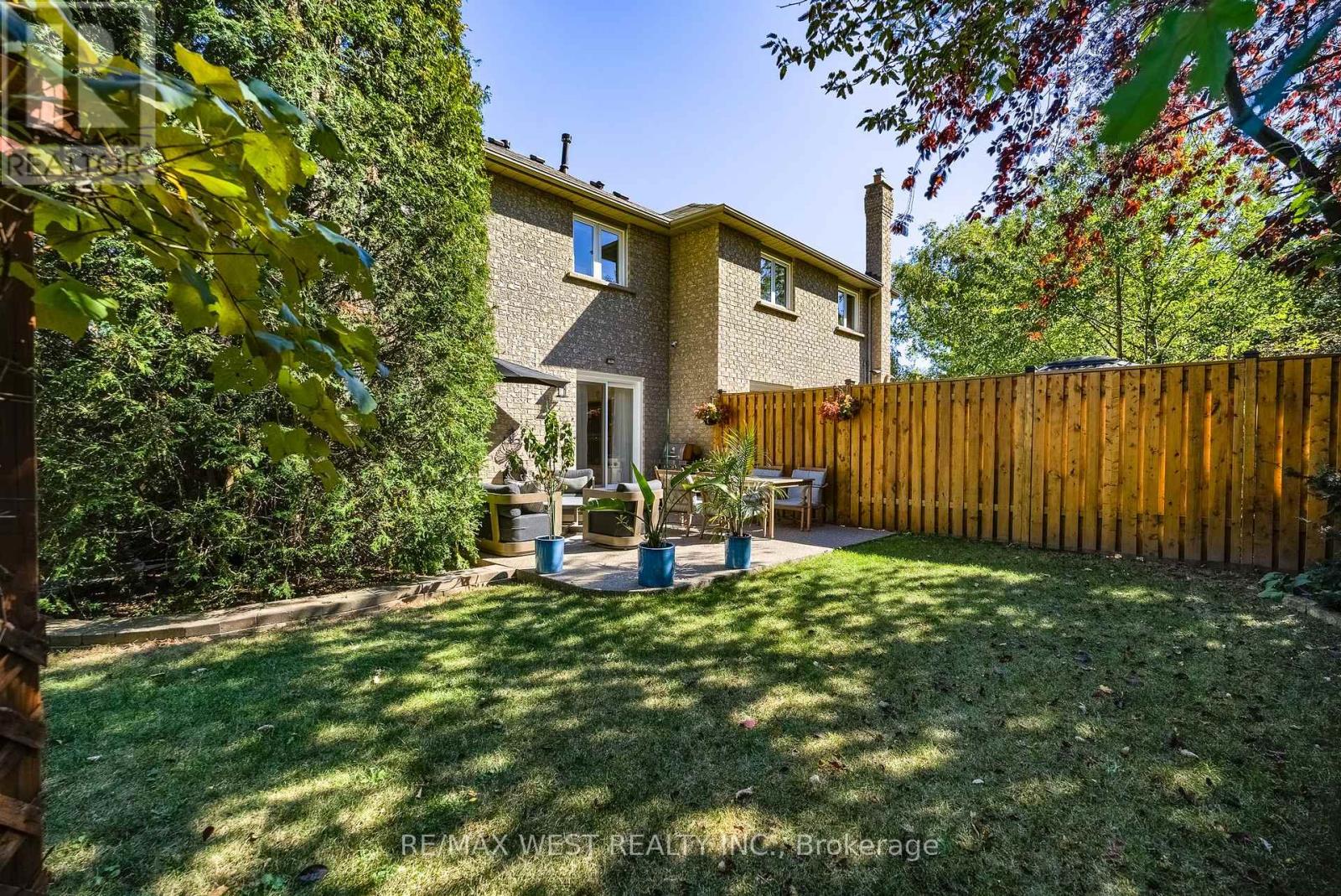 1246 OLD OAK DRIVE - Image 40