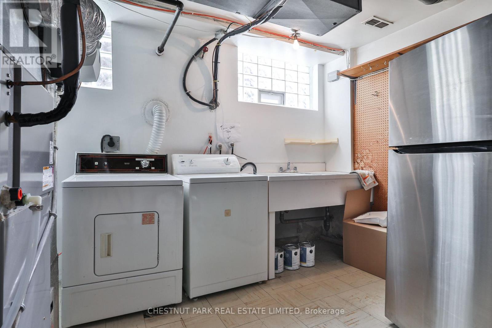 2 Allview Crescent, Toronto, ON photo 29