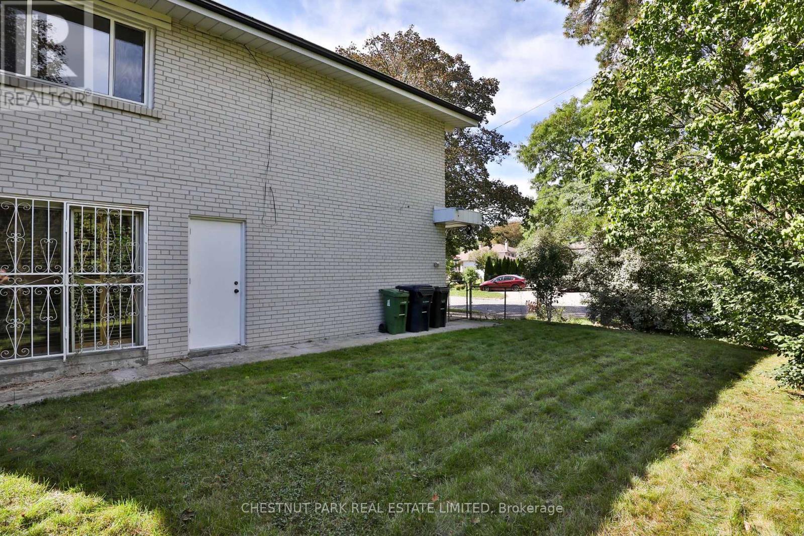 2 Allview Crescent, Toronto, ON photo 32