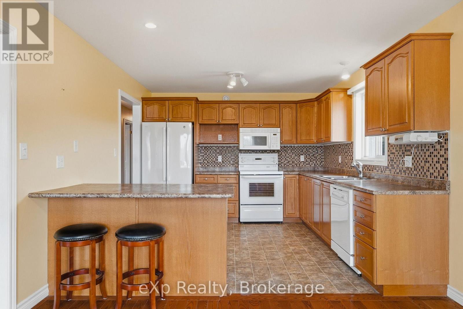 235 KENZIE ROAD - 10