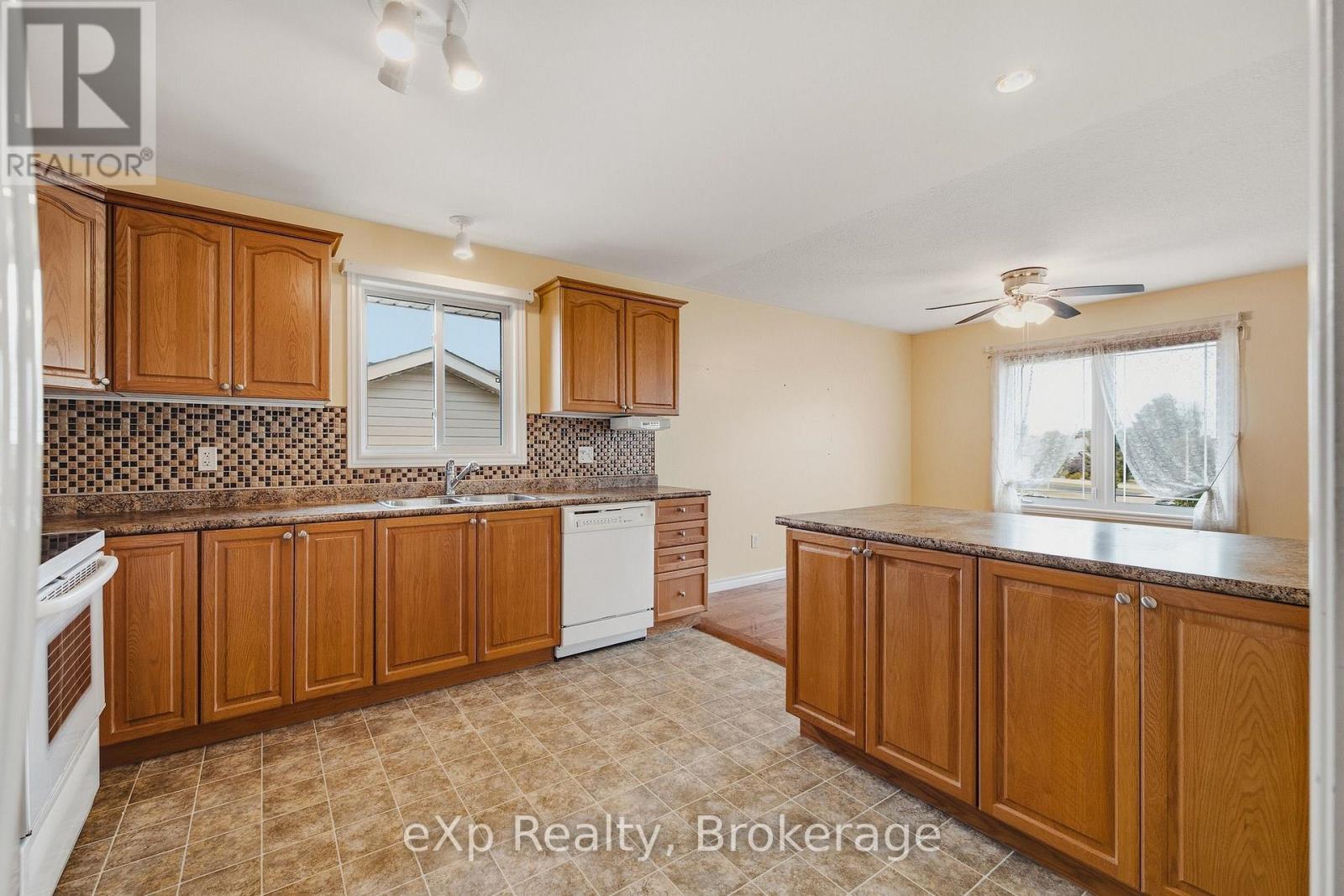 235 KENZIE ROAD - 14