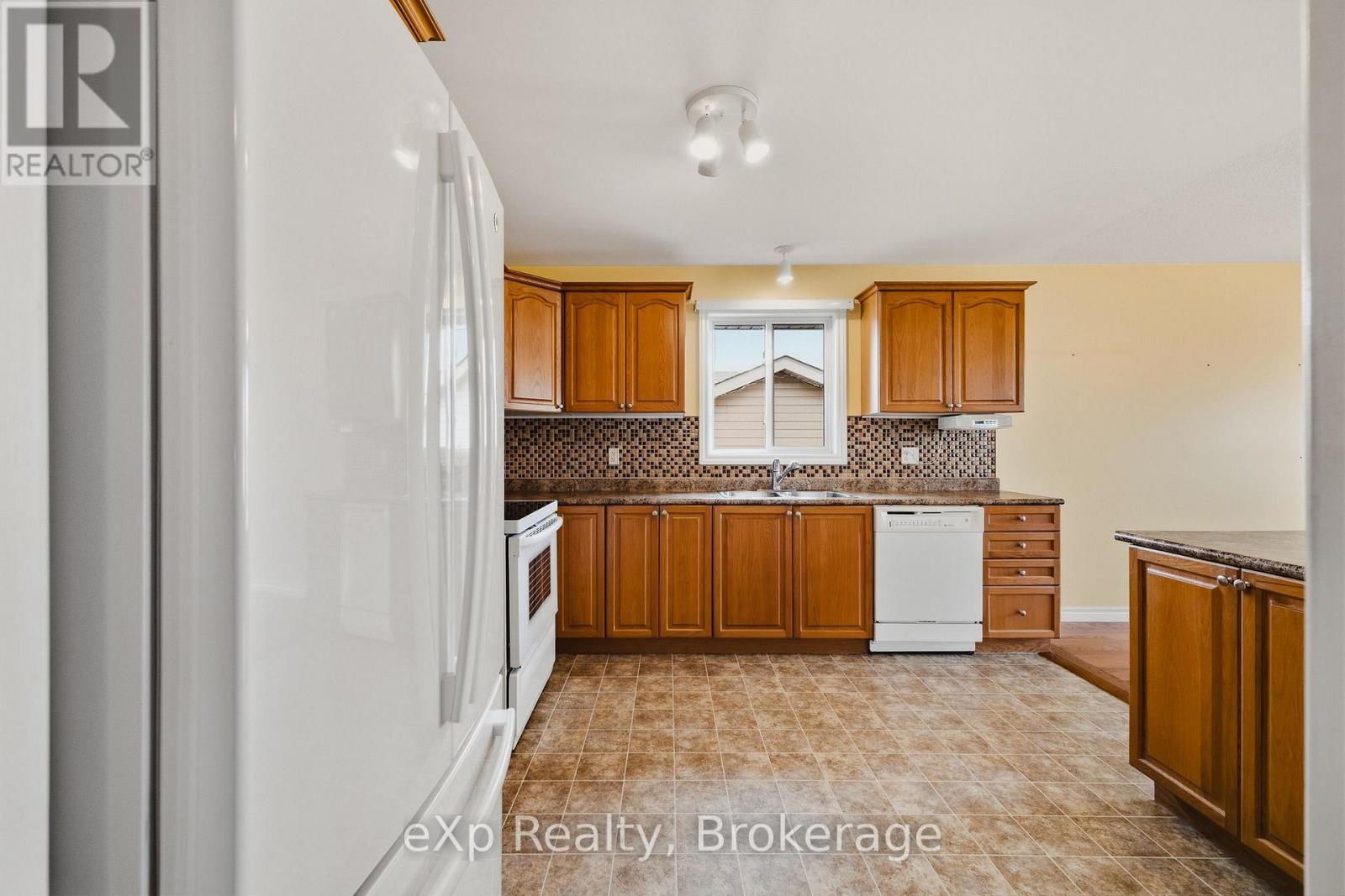 235 KENZIE ROAD - 15