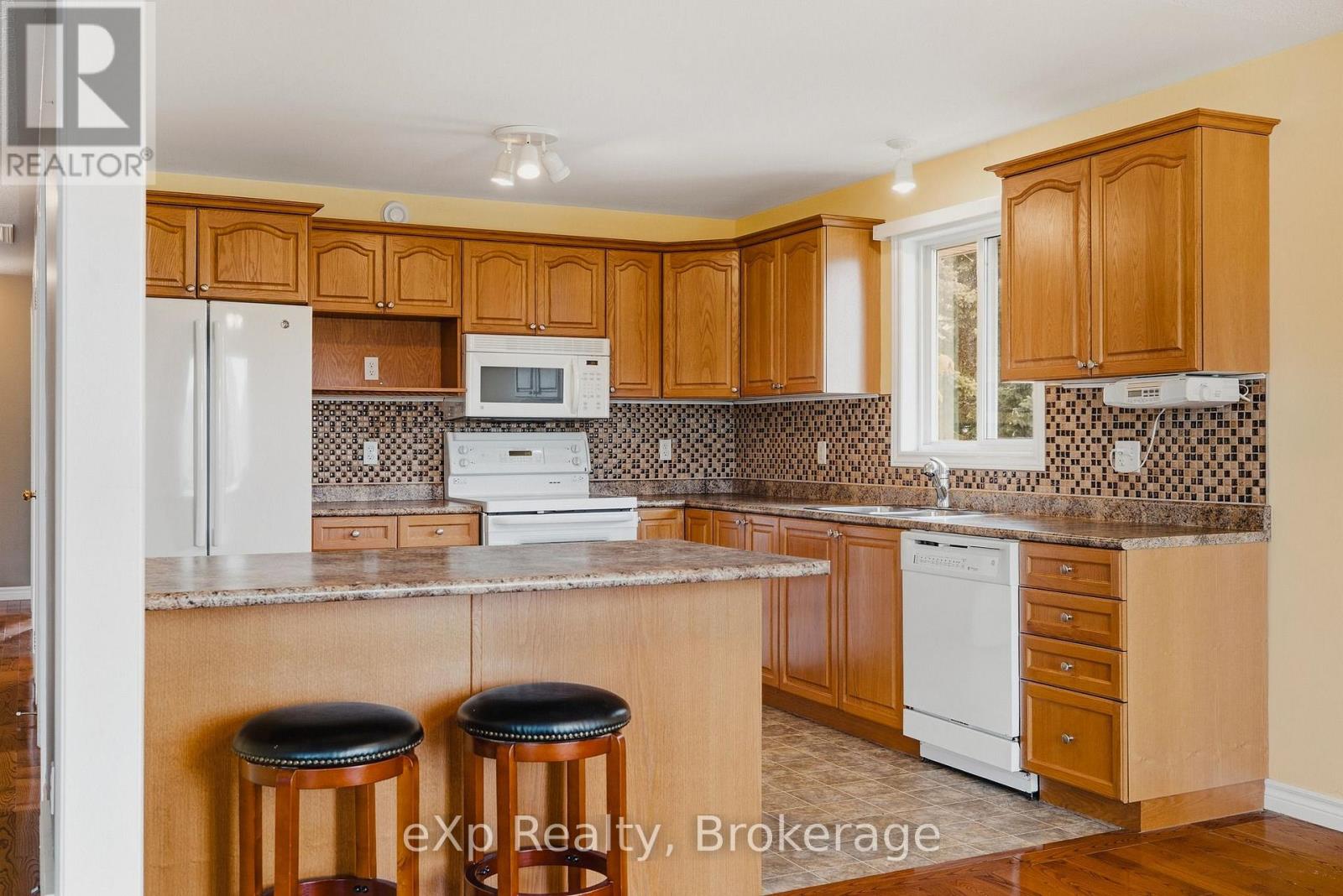 235 KENZIE ROAD - 9