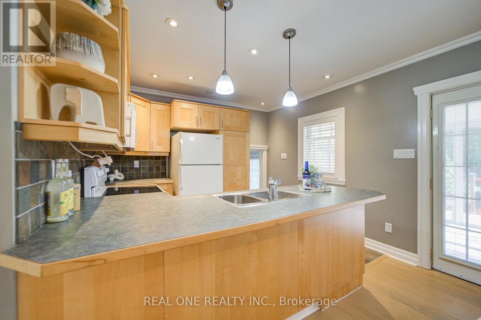 1099 KENT AVENUE - 13