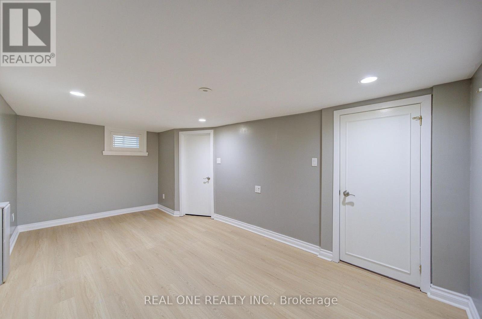 1099 KENT AVENUE - 38