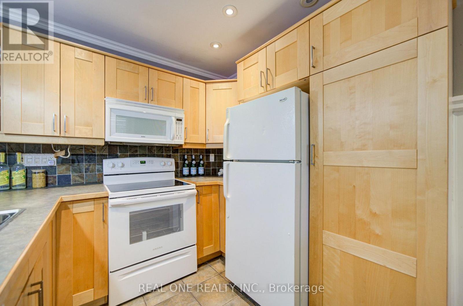 1099 KENT AVENUE - 16