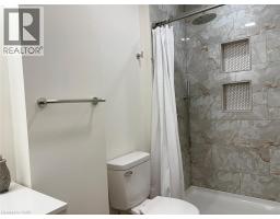4pc Ensuite bath - 27 Mahony Avenue, Hamilton, ON L8H3C3 Photo 7