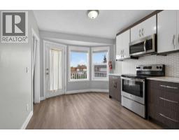 Bedroom - 48 Shawfield Road Sw, Calgary, AB T2Y1Y7 Photo 12