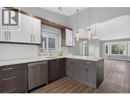 4pc Bathroom - 48 Shawfield Road Sw, Calgary, AB T2Y1Y7 Photo 9