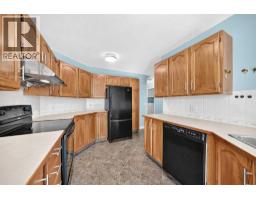 4pc Bathroom - 410 Shawbrooke Circle Sw, Calgary, AB T2Y2Z8 Photo 11