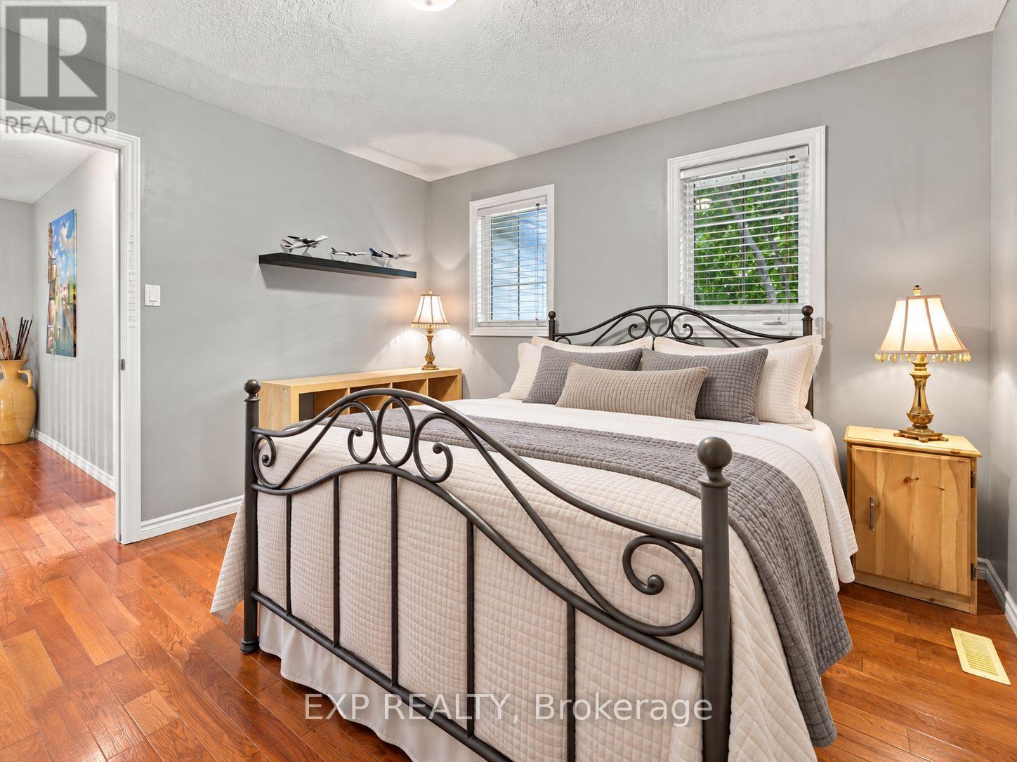 281 CHAMBERS AVENUE - 24