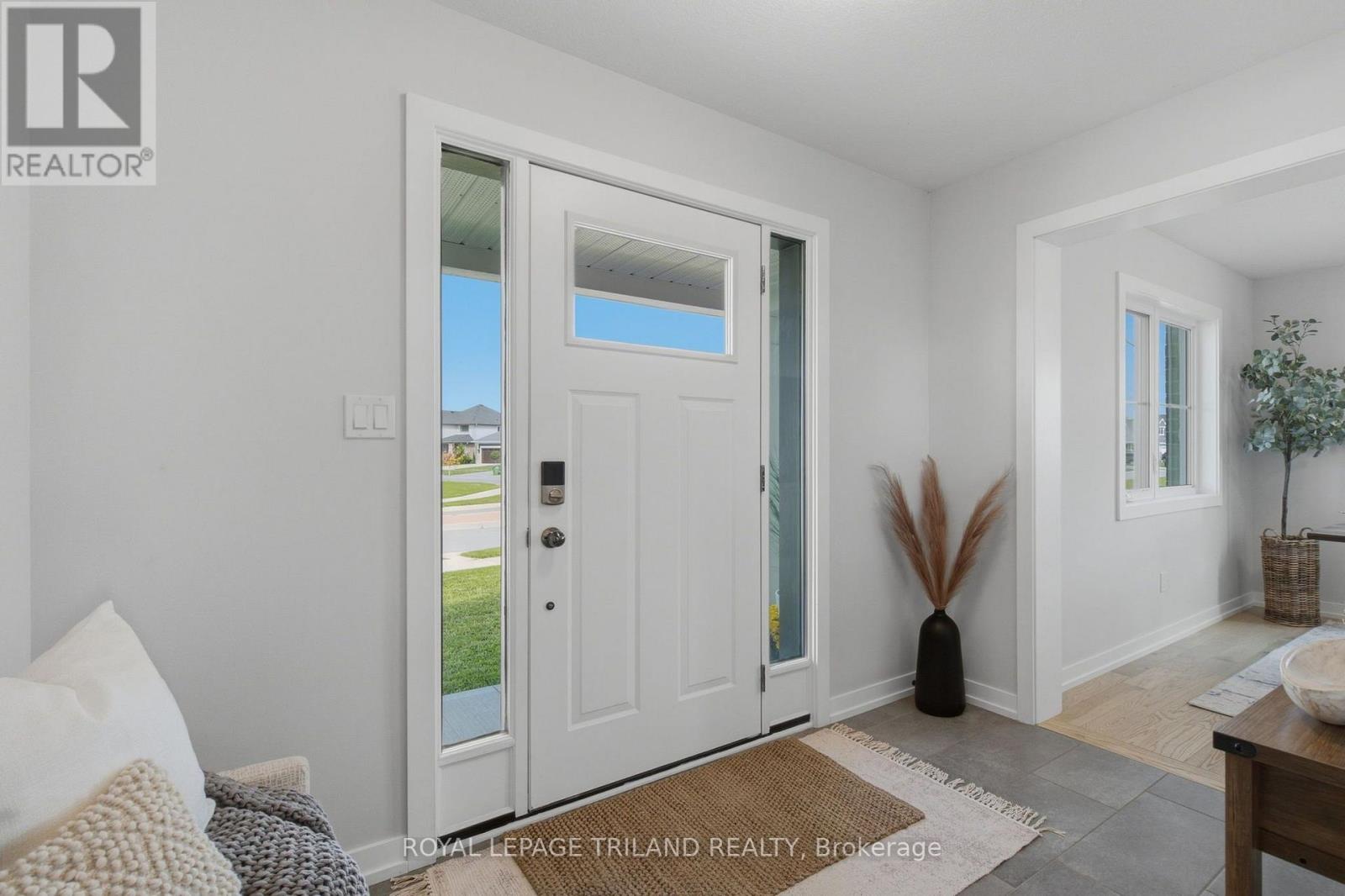 1 HAWKE Lane, St. Thomas, Ontario, N5R0M4, St. Thomas, Ontario — photo 4 of 5