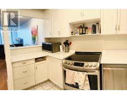 803 - 284 Bloor Street W, Toronto, ON M5S3B8 Photo 8