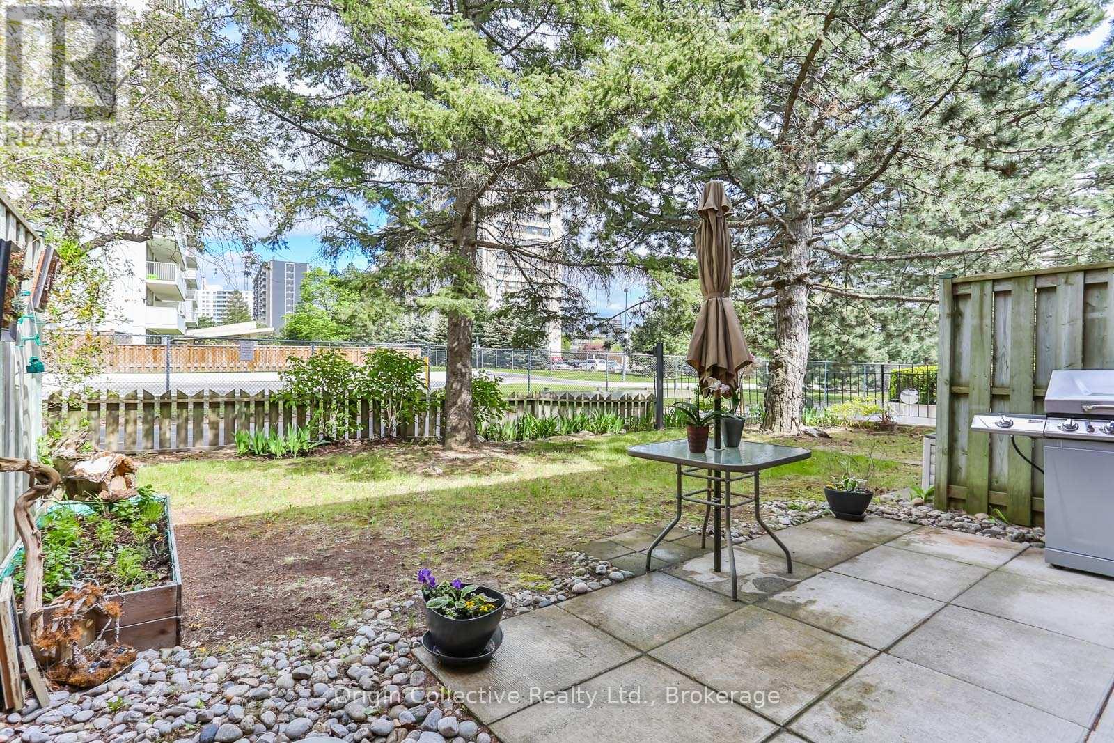 #40 10 ESTERBROOKE AVENUE - 15