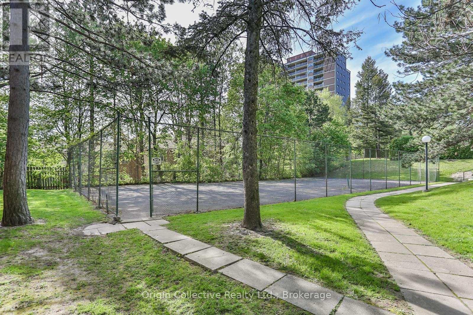 #40 10 ESTERBROOKE AVENUE - 17
