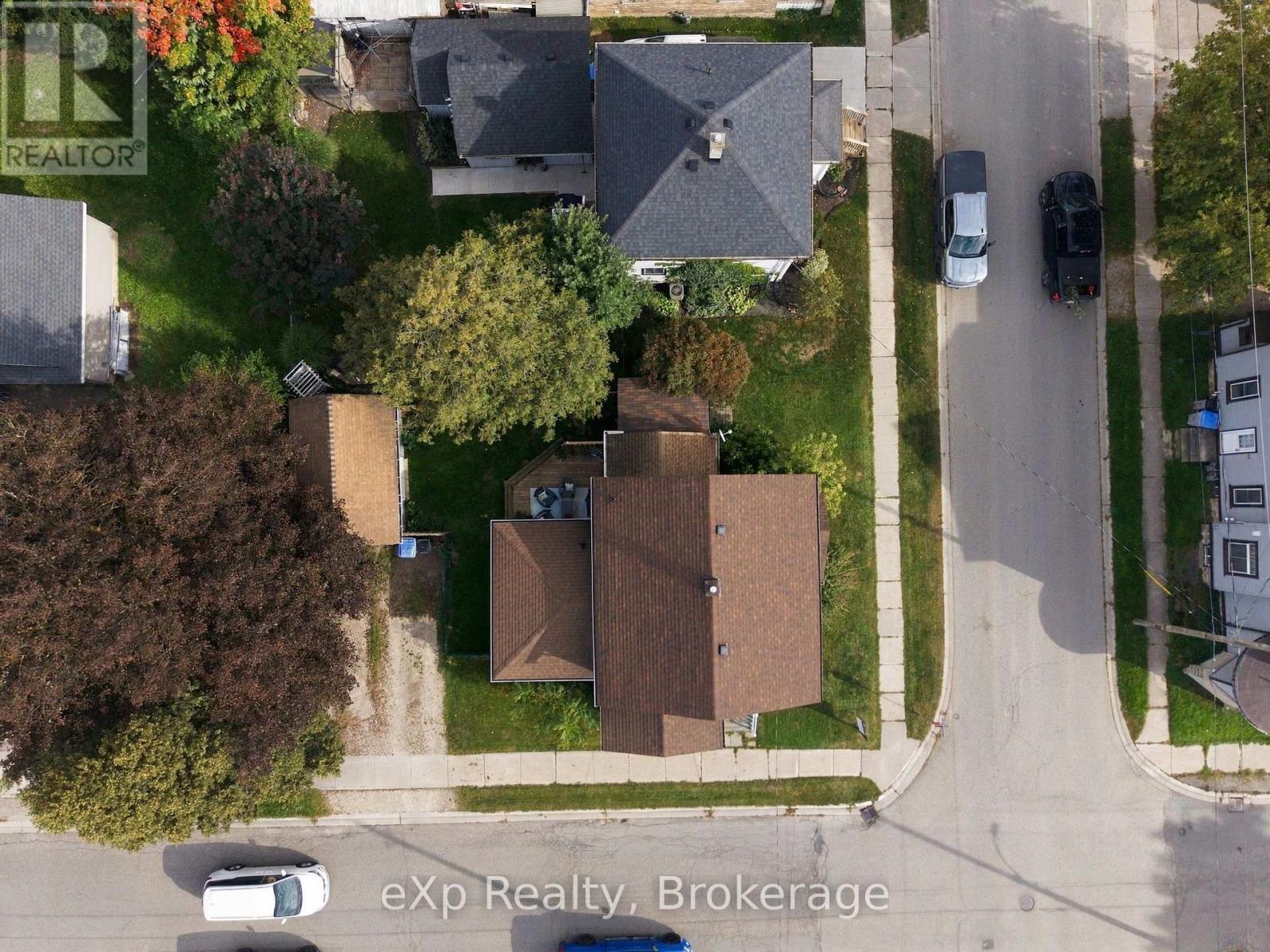 310 BARBER AVENUE N - Image 4