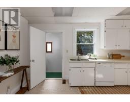 279 Garden Avenue, Toronto, ON M6R1J4 Photo 10