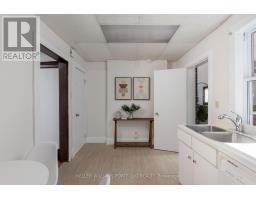 279 Garden Avenue, Toronto, ON M6R1J4 Photo 12
