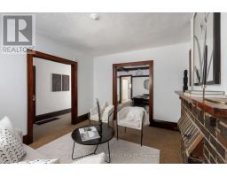 Bathroom - 279 Garden Avenue, Toronto, ON M6R1J4 Photo 7