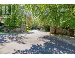 4 Brule Crescent, Toronto, ON M6S4H9 Photo 36