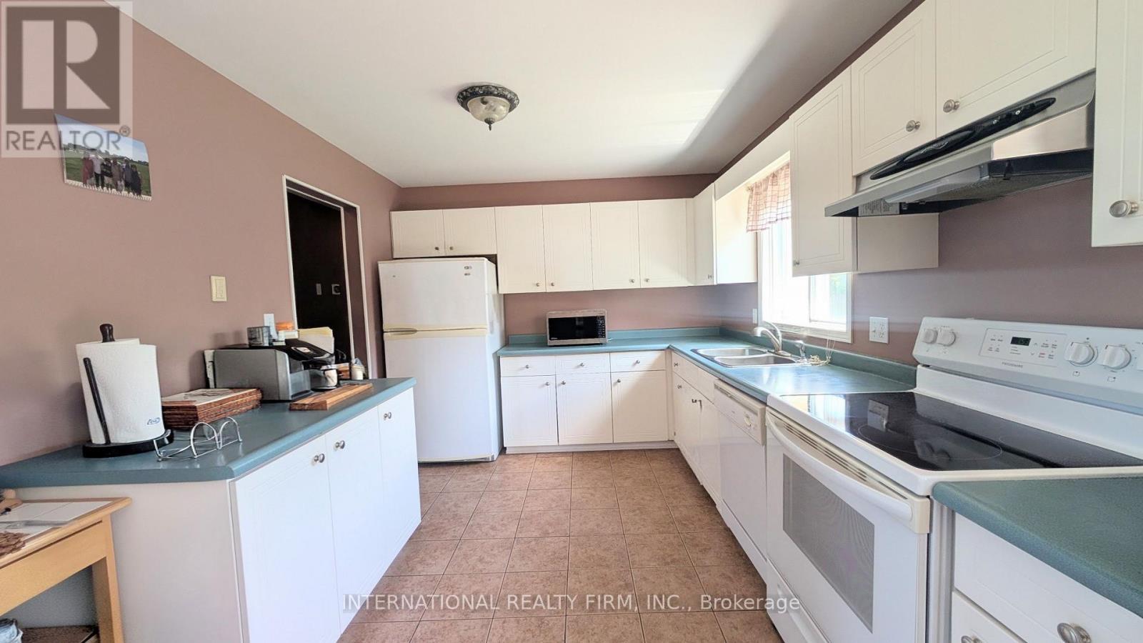 38 Windle Village Crescent, Thorold (Allanburg/Thorold South), Ontario, L2V4Z6, Thorold (Allanburg/Thorold South), Ontario — photo 4 of 5
