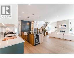 4pc Bathroom - 812 1 Street Nw, Calgary, AB T2M2R7 Photo 14