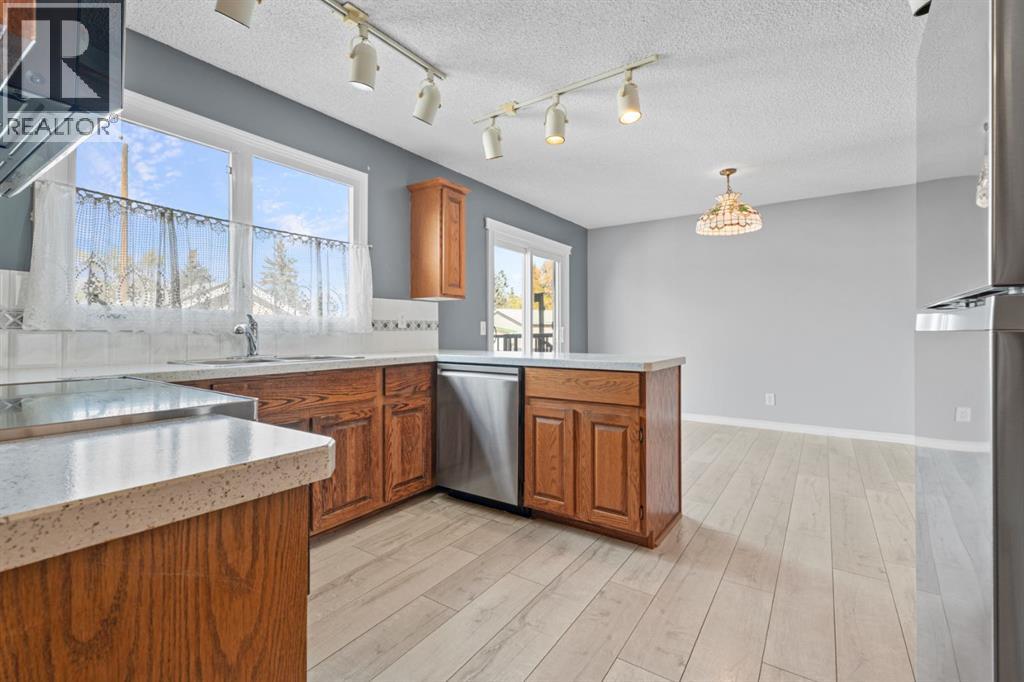 135 Queensland Road SE - 50