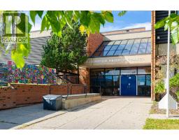 133 Berwick Drive Nw, Calgary, AB T3K1E7 Photo 35