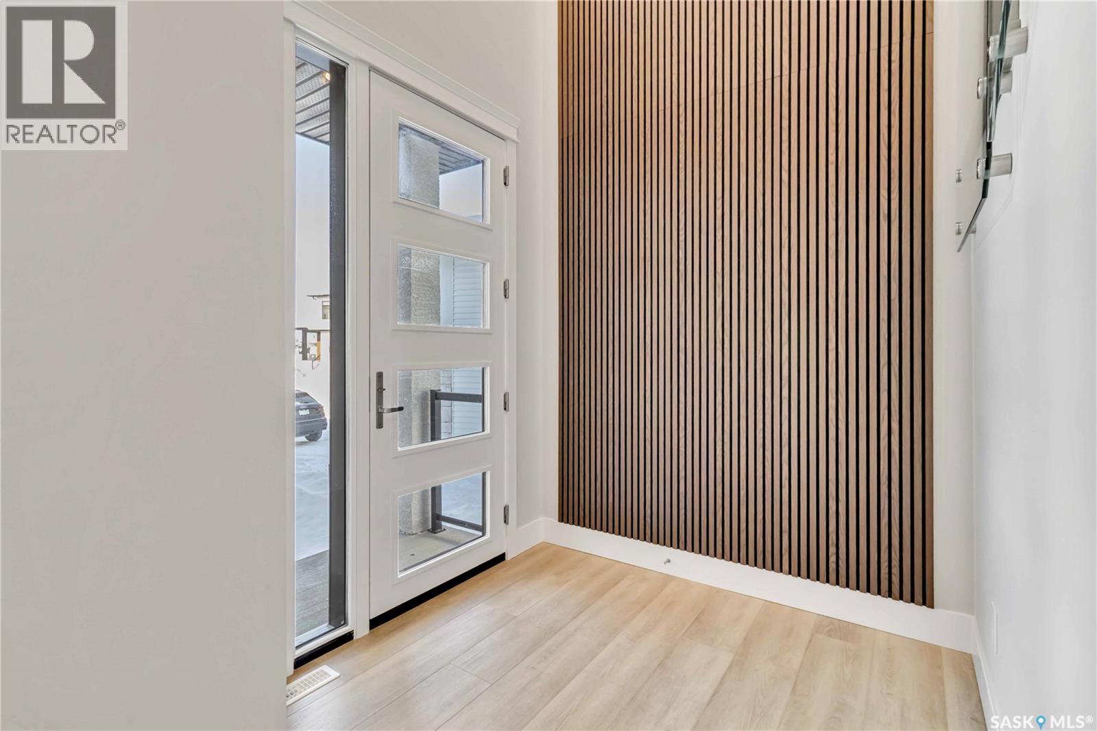 470 Yuel CRESCENT - 3