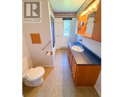 2 Roberts Drive thumbnail 17
