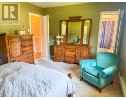 2 Roberts Drive thumbnail 19