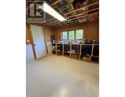 2 Roberts Drive thumbnail 32