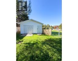 2 Roberts Drive thumbnail 33
