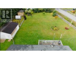 2 Roberts Drive thumbnail 40