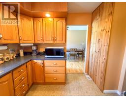 2 Roberts Drive thumbnail 7