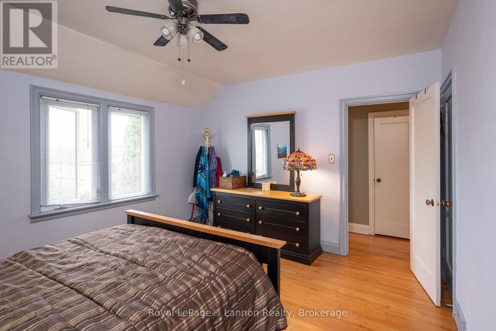 82 COLLEGE STREET W - 22